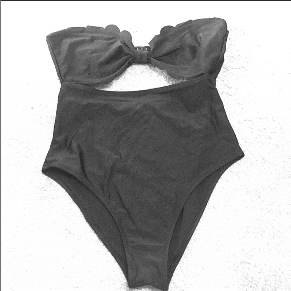 Cupshe one piece - Picture 2 of 3